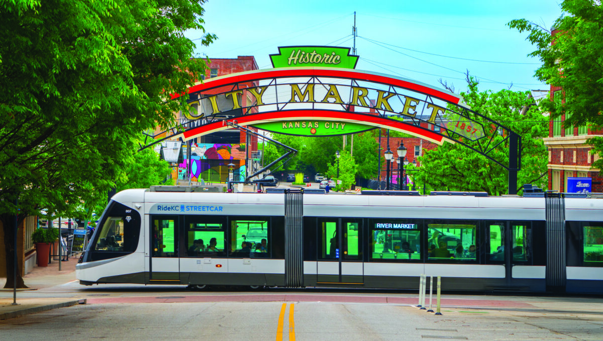 RiverMkt-Streetcar (2)