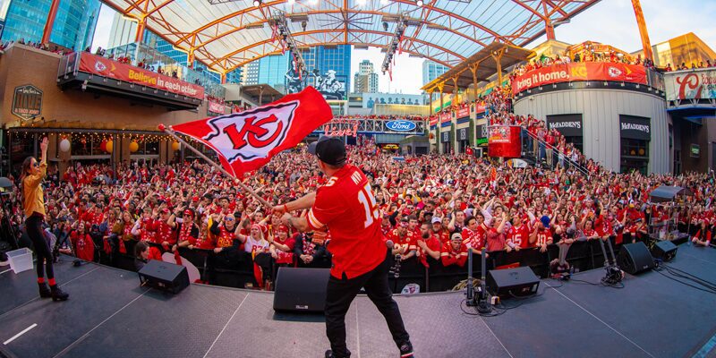 Chiefs Fans at KC Live! Block