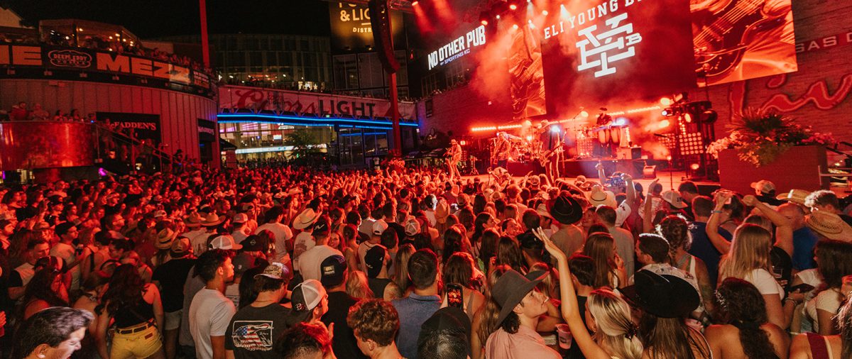 Eli Young Band at P&L Hot Country Nights (2)