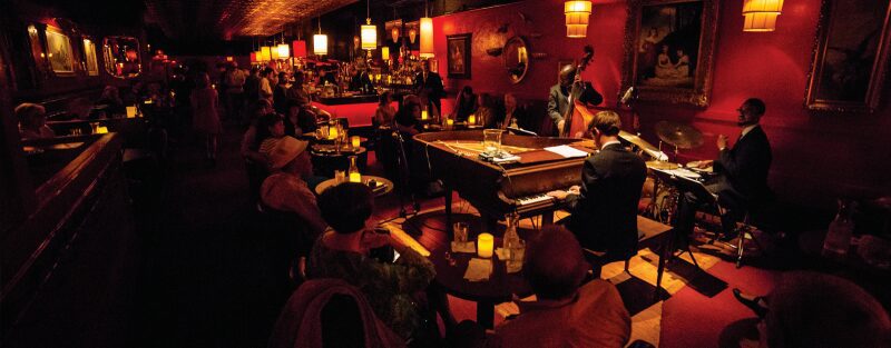 Green Lady Lounge