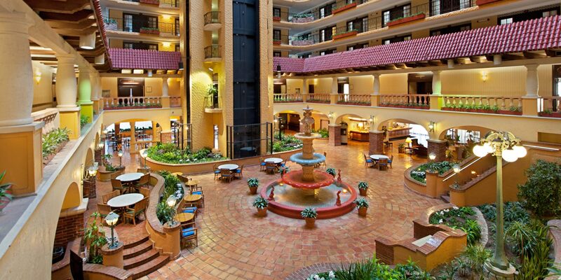 Embassy Suites Country Club Plaza in Kansas City