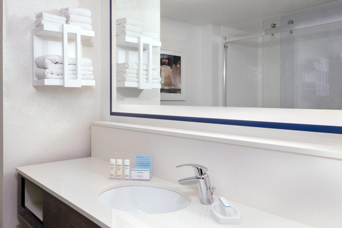 Hampton Inn & Suites Kansas City Country Club Plaza – Image_4