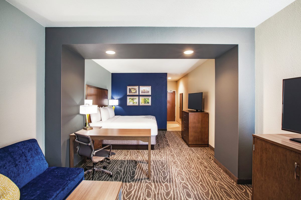 La Quinta Inn & Suites by Wyndham Kansas City Beacon Hill – Image_3