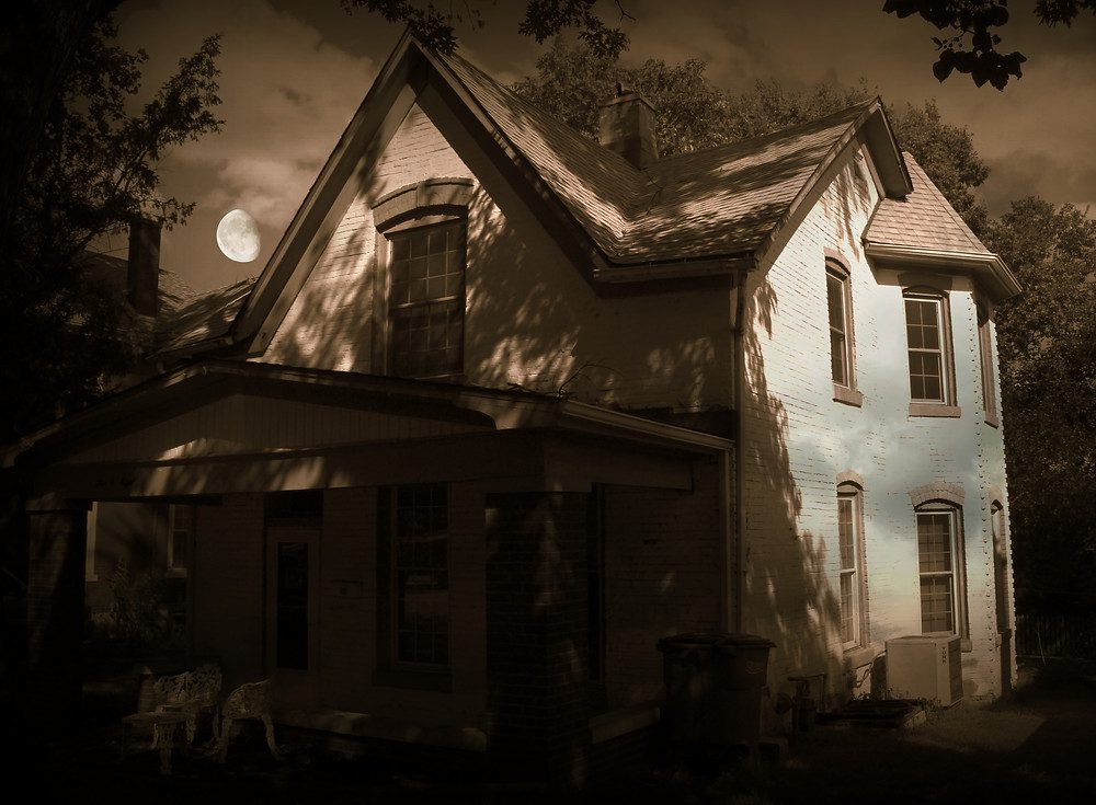 Ghost Tour, Haunted Taxi Ghost Tours & 1322 Maple House Of The Dead – Image_2