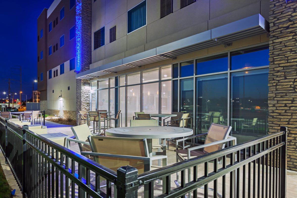 Holiday Inn Express & Suites Lenexa-Overland Park – Image_2