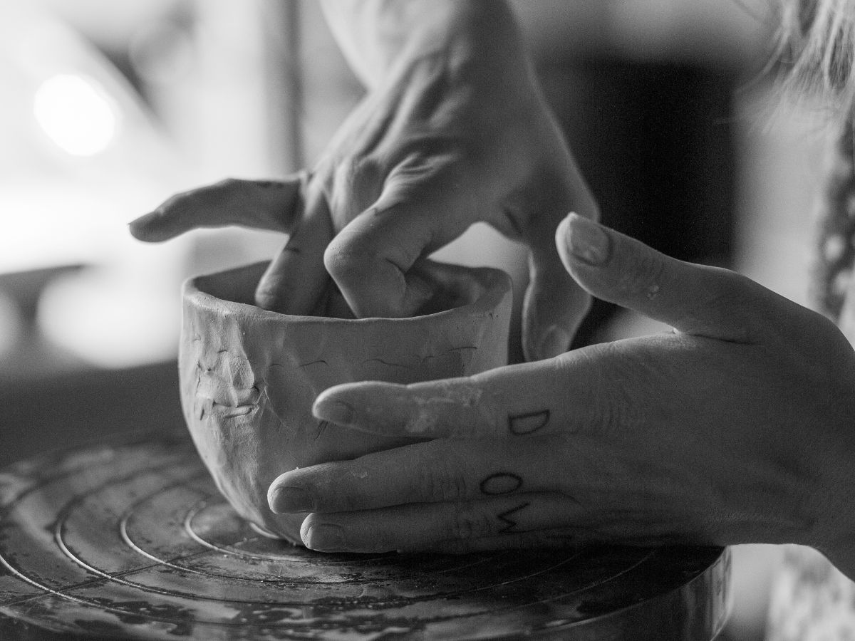Pinch Pot Making Class with Erin Conyers – Event_Image [EVENT]