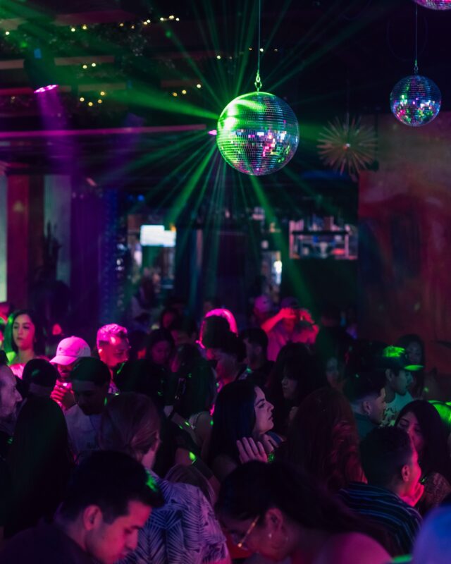 Besos Y Abrazos – Image_1 [LISTING]