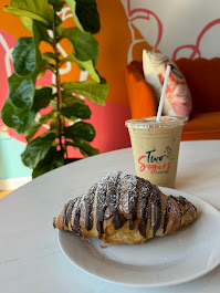 Two Sugars – Image_1 [LISTING]