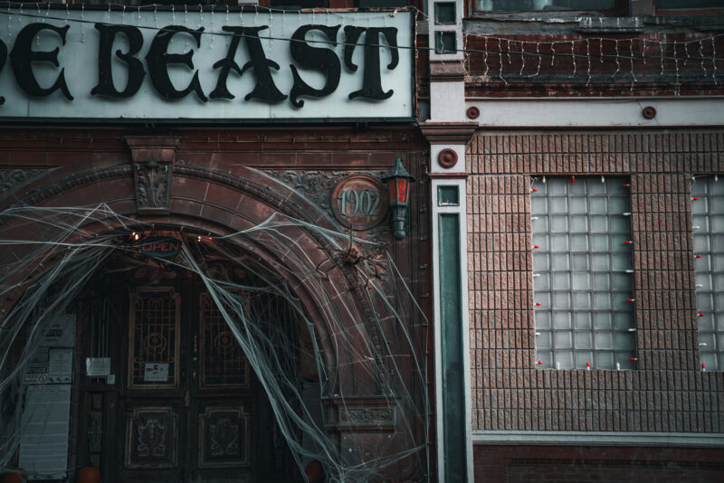 Maison hantée The Beast - Mike Day (1) (1)