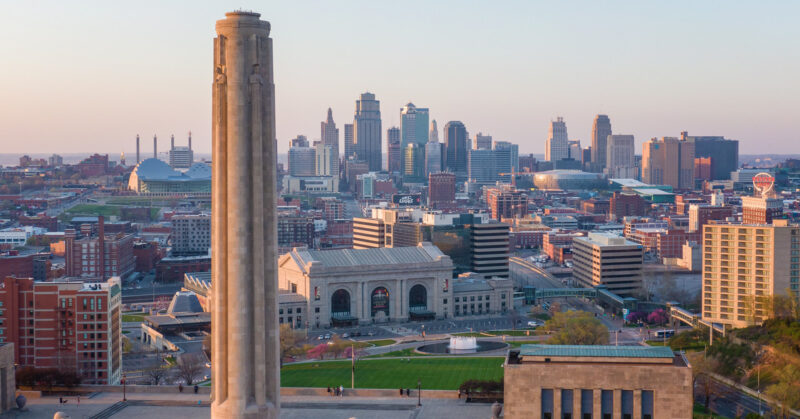 Downtown Skyline – Michael Edwards_Twitter_In-Stream_Link_1200x628