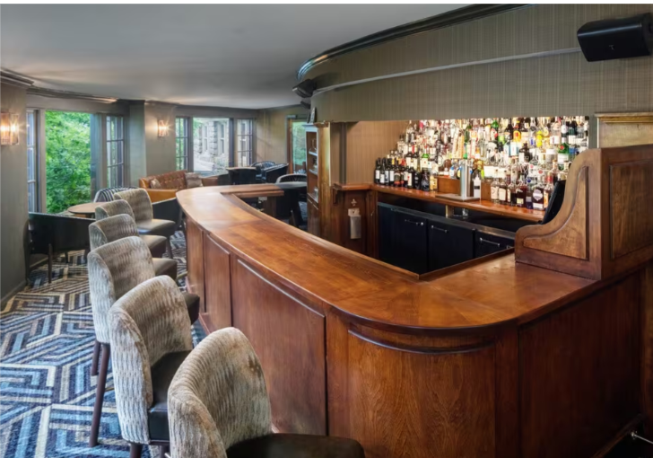 Shamrocks &amp; Spirits in the Tavern – Event_Image [EVENT]