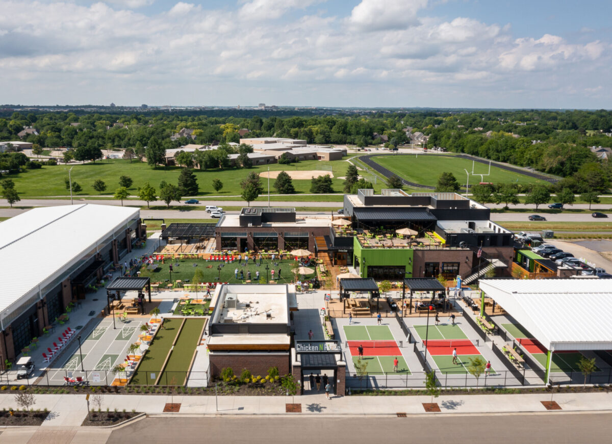 Overland Park – Chicken N Pickle