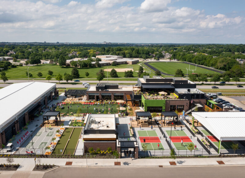 Overland Park – Chicken N Pickle