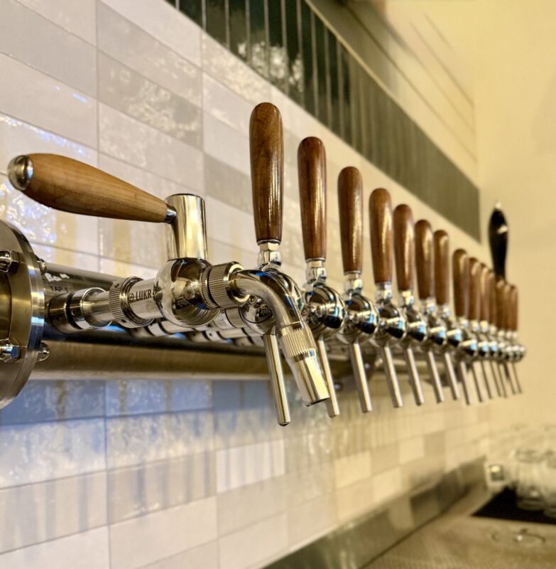 BKS Artisan Ales – Crossroads – Image_1 [LISTING]