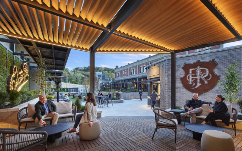 Electric Park at J Rieger – GastingerW (2)