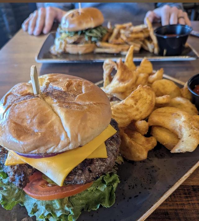 $10 Burger + Fries Mondays – Event_Image4 [EVENT]