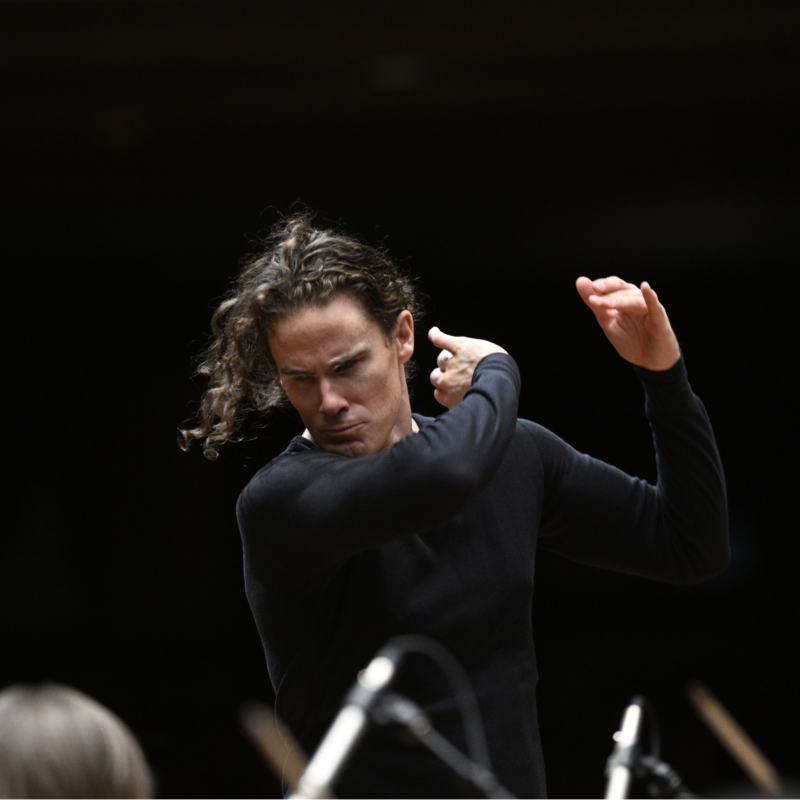 Steve Hackman Conducts His “Taylor Swift: The Symphony Era” with The Kansas City Symphony – Event_Image [EVENT]