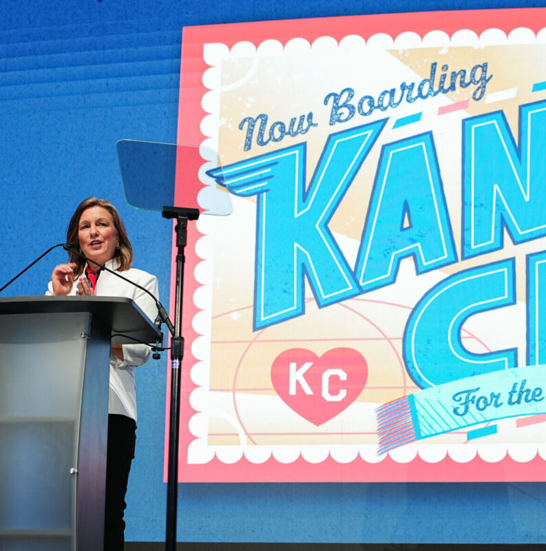 Kathy Nelson, Präsidentin und Geschäftsführerin von Visit KC, beim „Annual Tourism Outlook 2026“