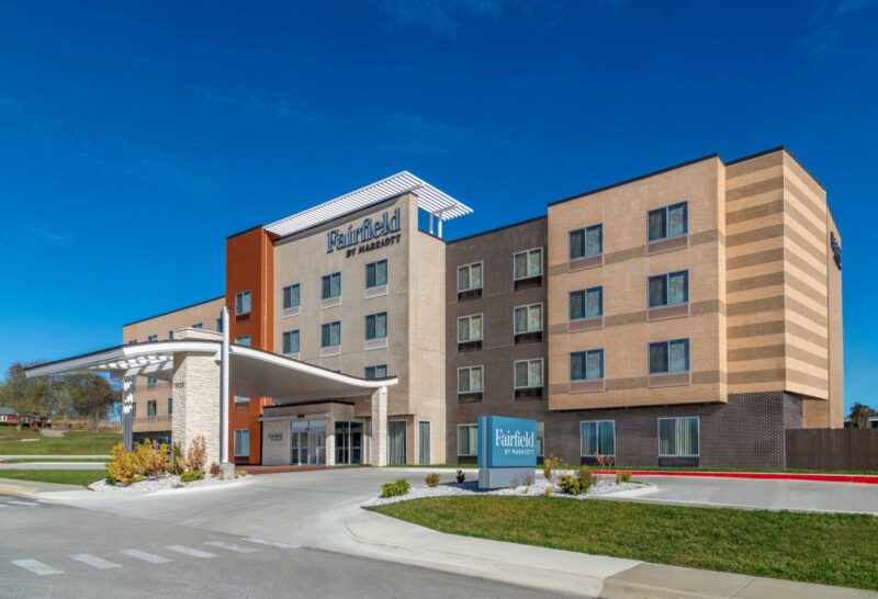 Fairfield Inn & Suites Kansas City at The Legends – Image_1 [LISTING]