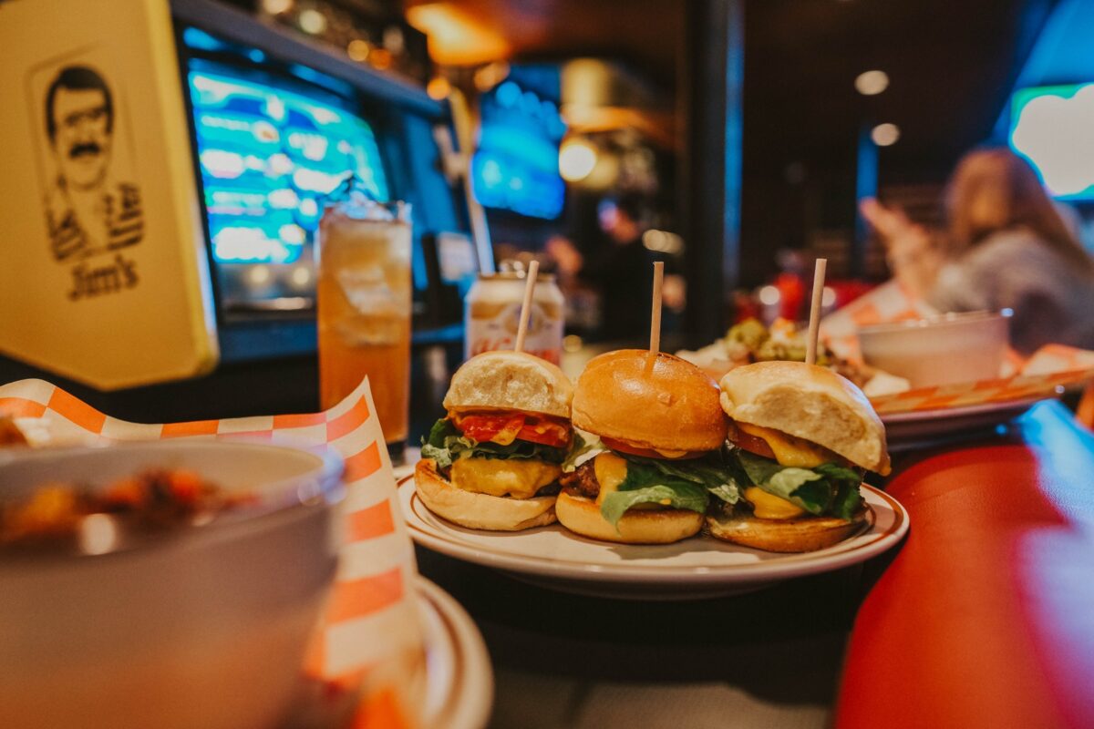 Jim’s Alley Bar – Imagen_5 [ANUNCIO]