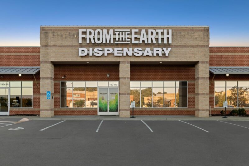 Von The Earth Dispensary – Independence – Bild_1 [ANZEIGE]