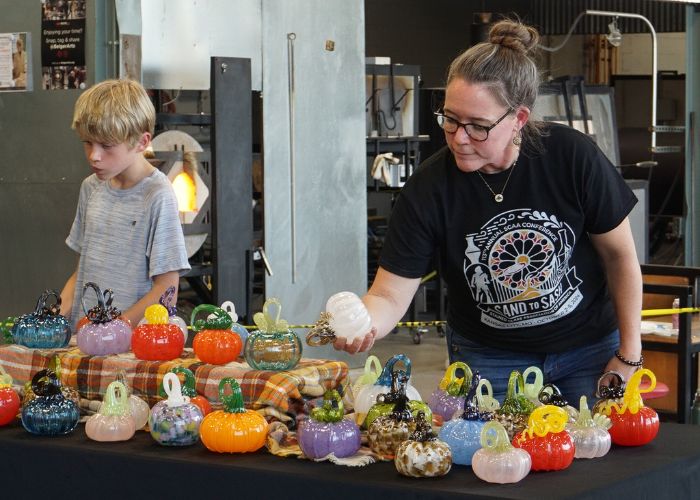 Make Your Own Glass Pumpkin on First Friday! – Event_Image3 [EVENT]